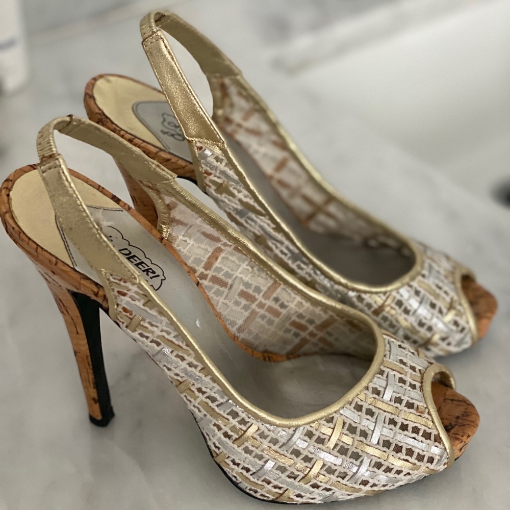Oh.. DEER “Twiggy” gold and silver mesh peep toe